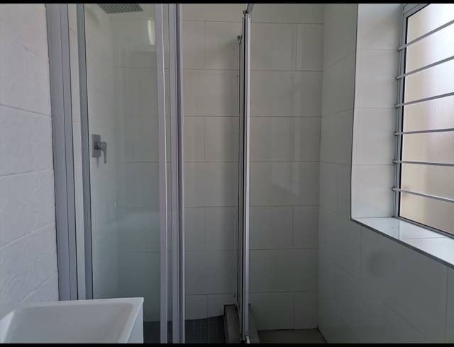 1 BEDROOM FLAT TO LET IN GLENWOOD